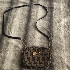 Michael Kors cross body purse